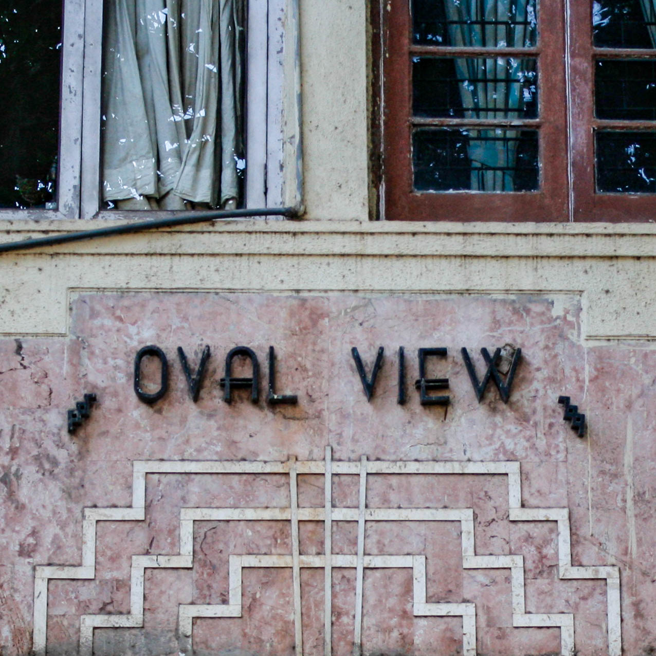Oval View